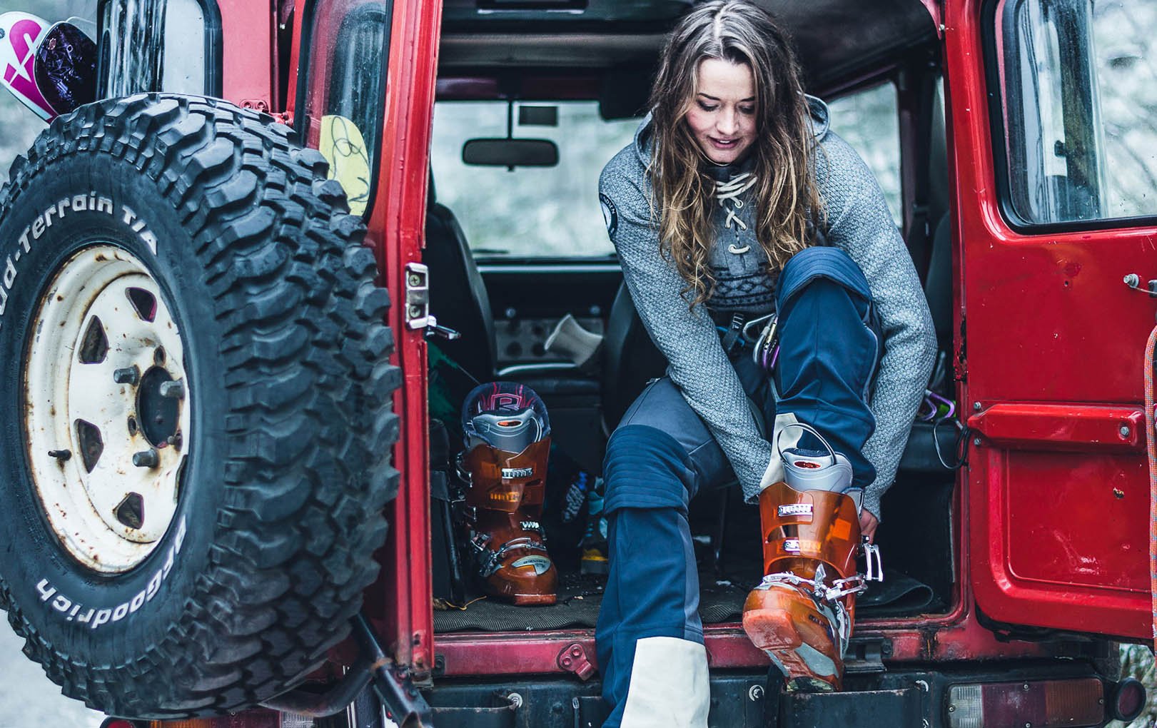 skier in amundsen sports lace up women's sweater