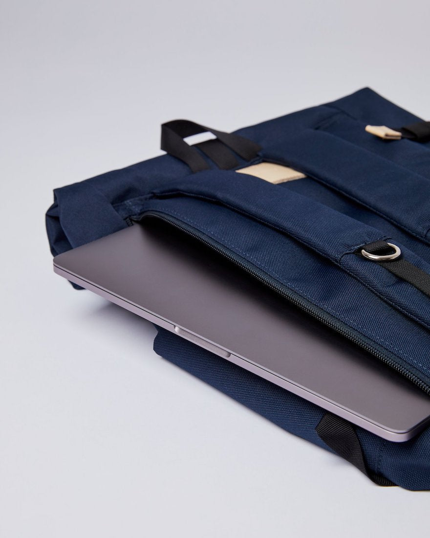 sandqvist ilon backpack in navy