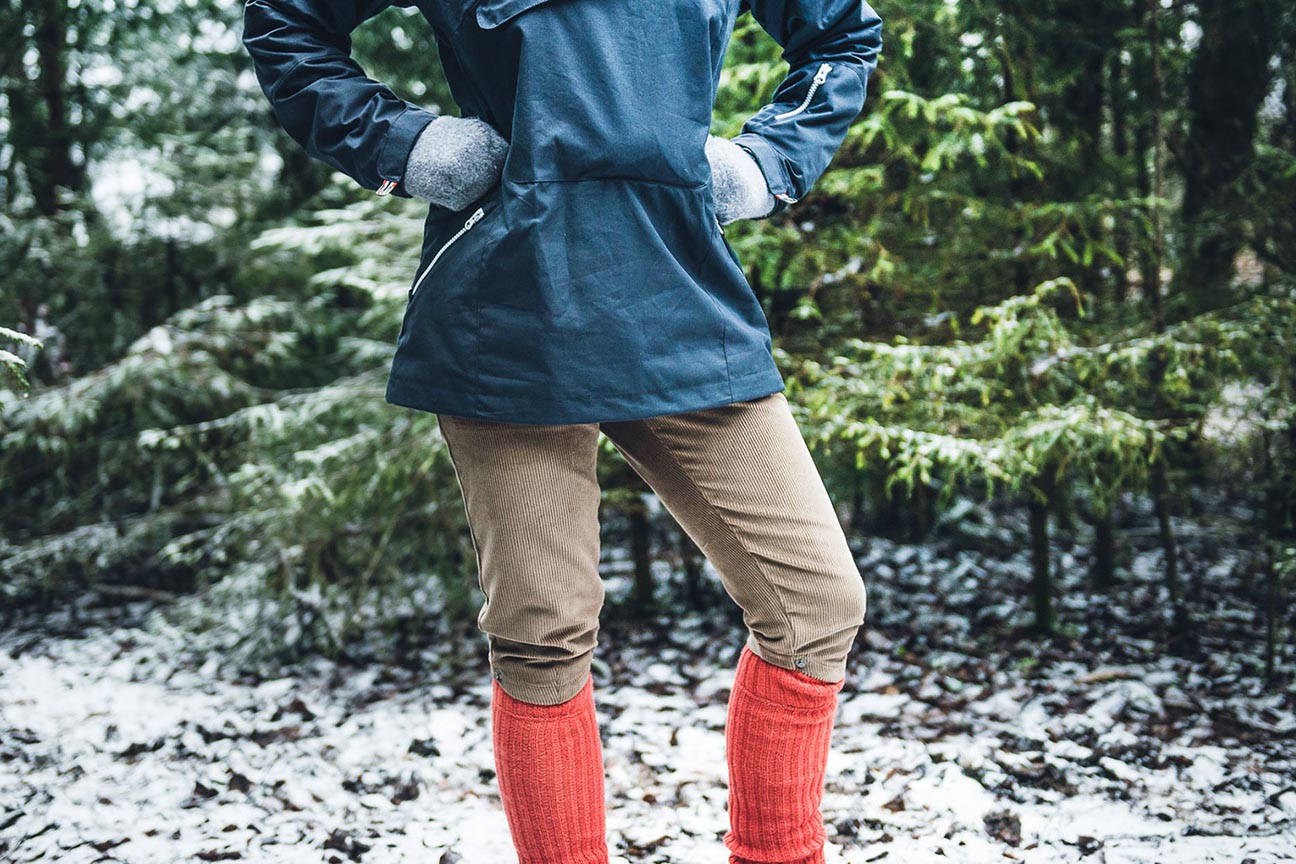 woman hiking in amundsen sports concord knickerbockers