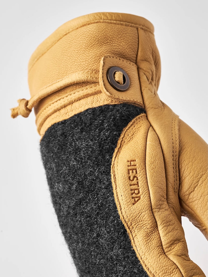 Daniel Glove