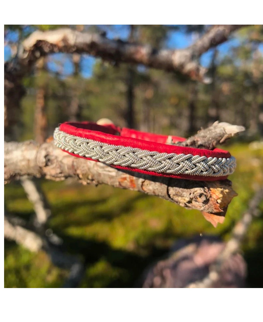 Alma / Oscar Sami Bracelet by julevu handmade in red reindeer hide and shed antlers